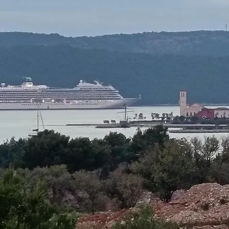 Lea * Brodarica (Sibenik-Knin)