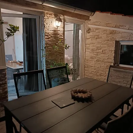 Lea * Brodarica (Sibenik-Knin)