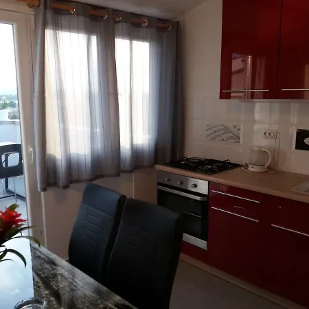 Lea Apartment *