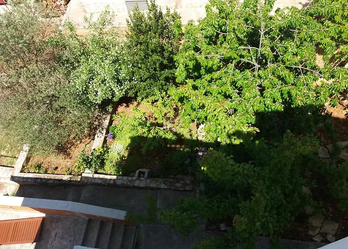 Lea * Brodarica (Sibenik-Knin)